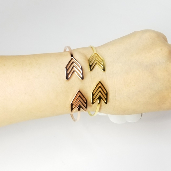 Chic Arrow Open Cuff Bracelet NEW - Picture 5 of 11
